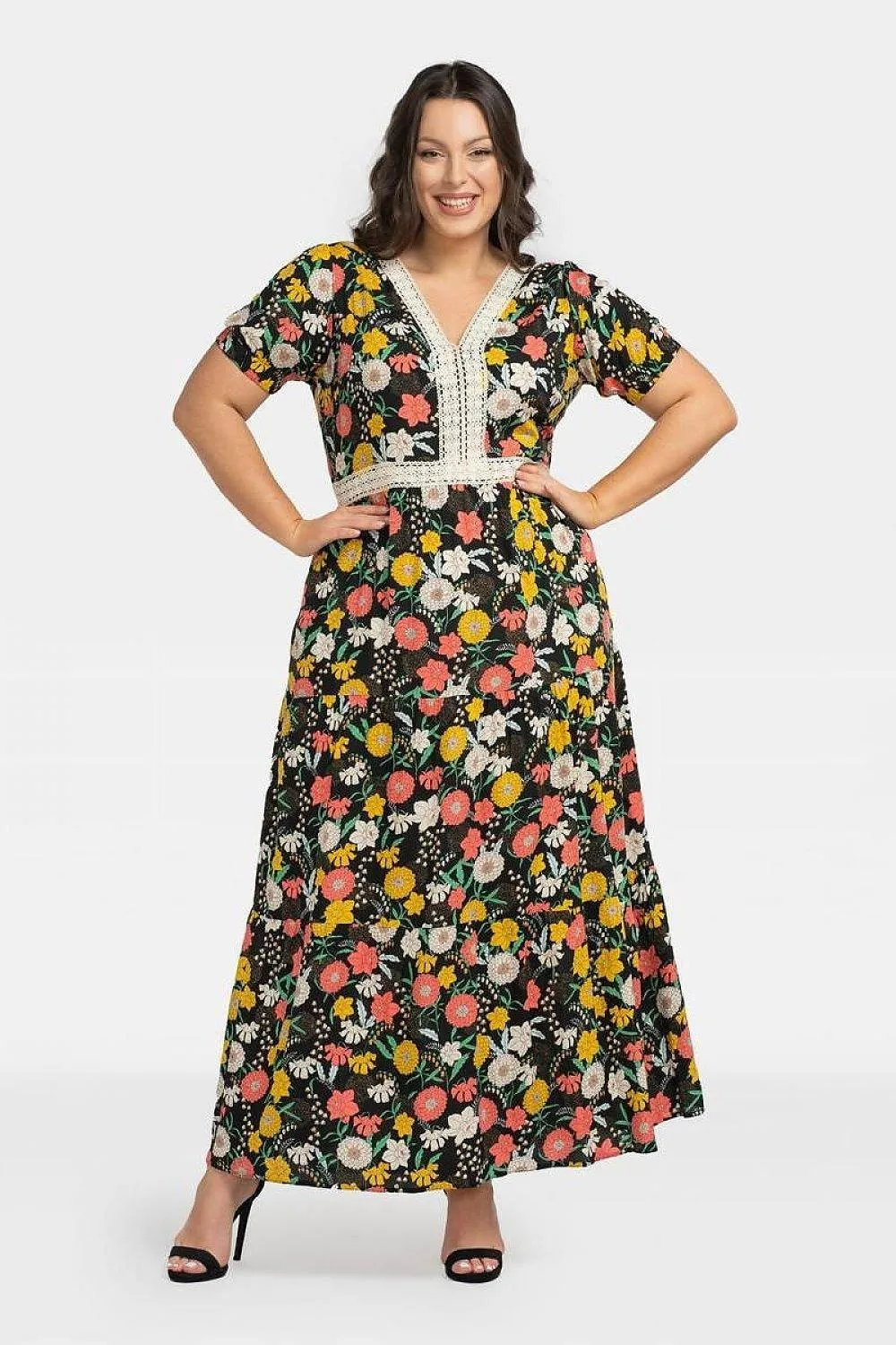 Bohemian Elegance: Curvy Flora Lace Viscose Dress for Summer Adventures