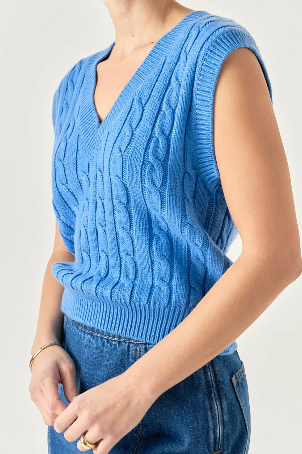 Cable Knit Chunky Vest