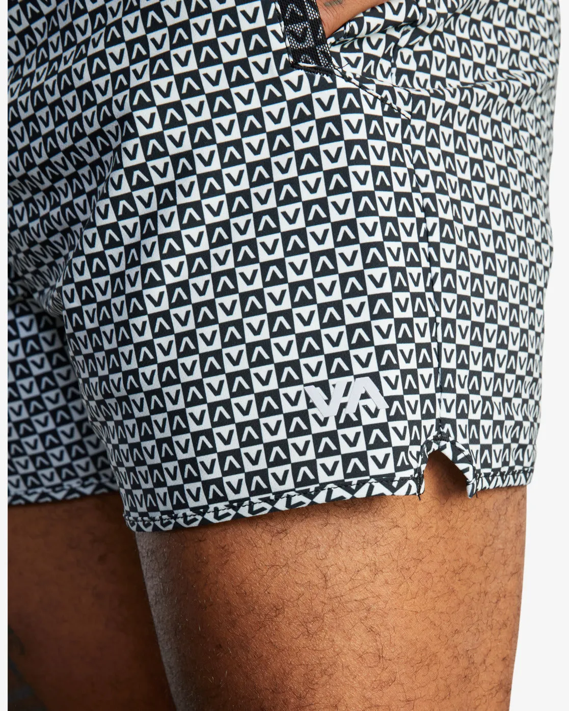 Yogger Elastic Waist Running Shorts 15" - Va Box Black White