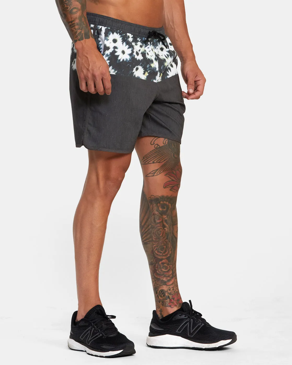 Yogger Hybrid 17" Athletic Shorts - Daisy Black