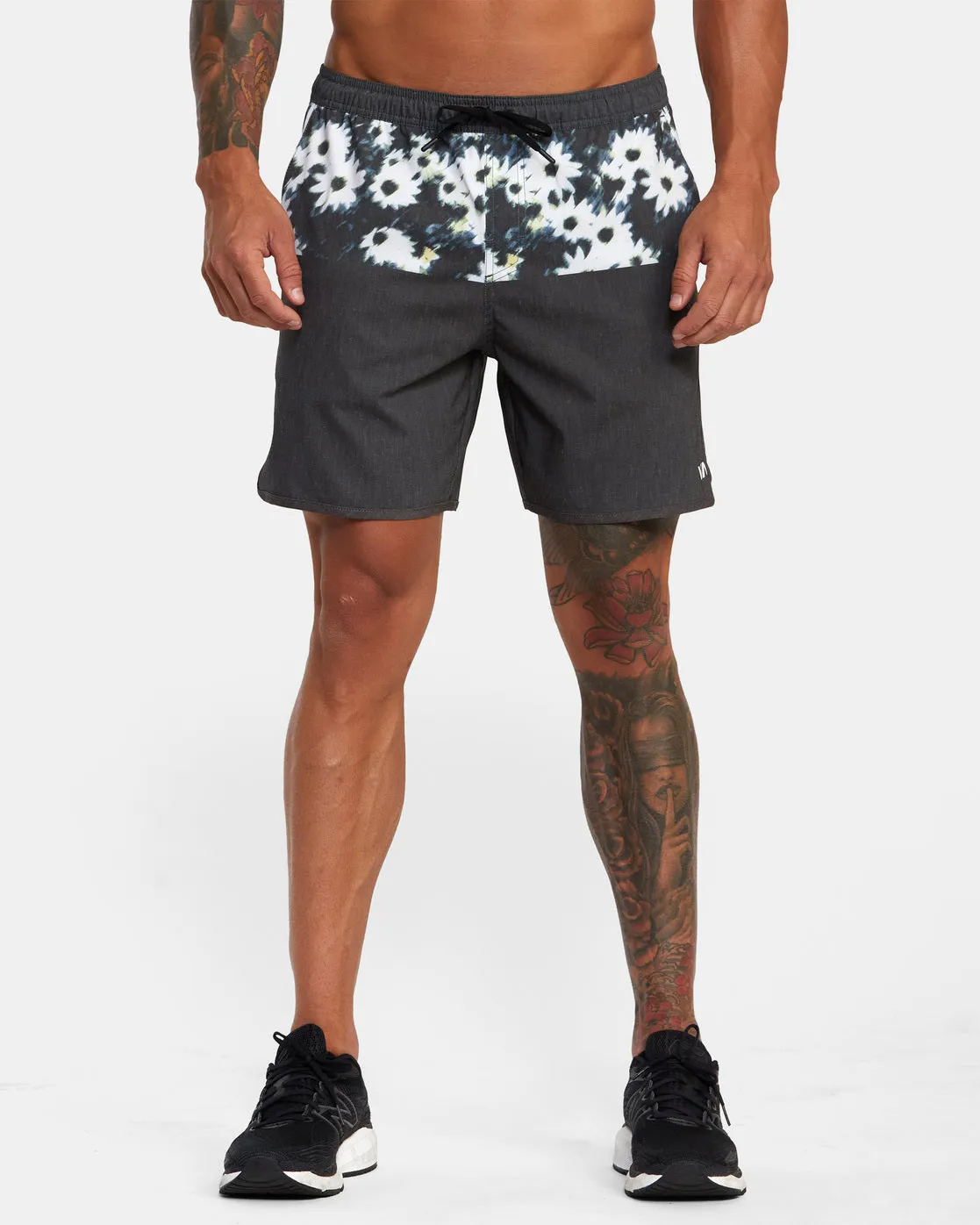 Yogger Hybrid 17" Athletic Shorts - Daisy Black