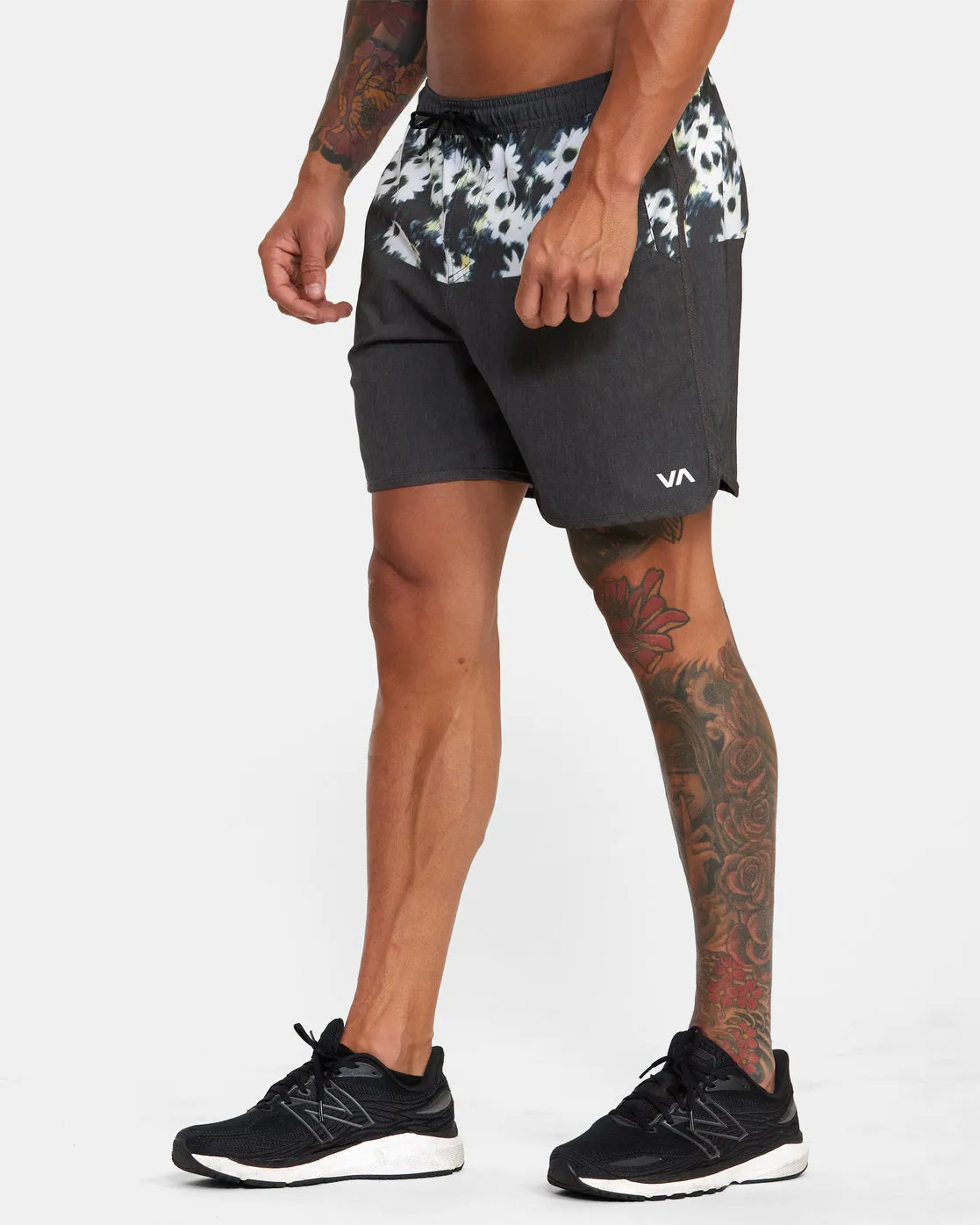 Yogger Hybrid 17" Athletic Shorts - Daisy Black