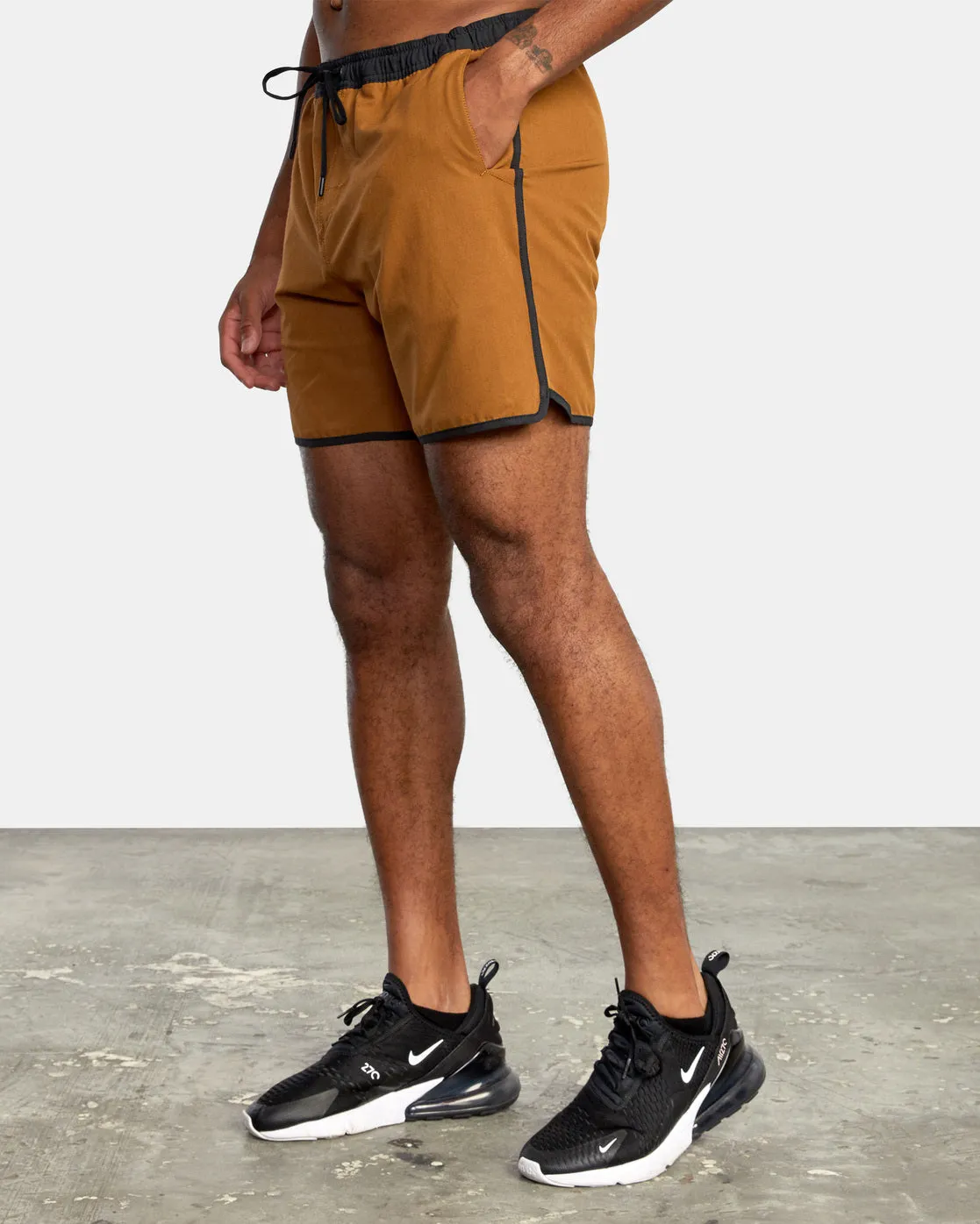 Yogger Hybrid 17" Athletic Shorts - Rubber