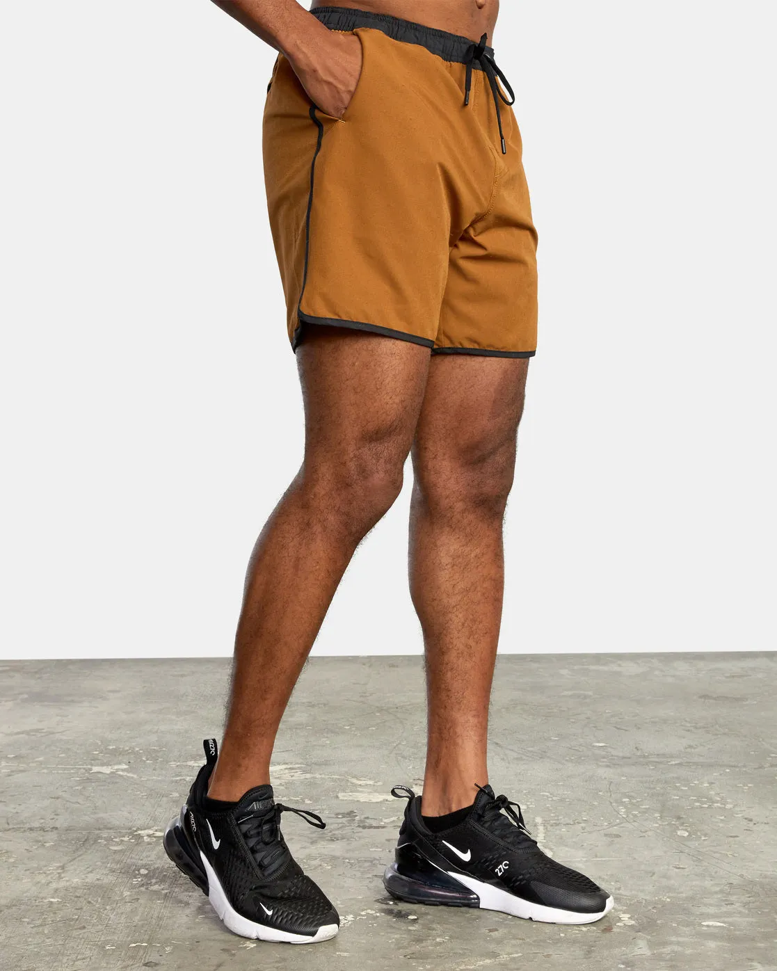 Yogger Hybrid 17" Athletic Shorts - Rubber