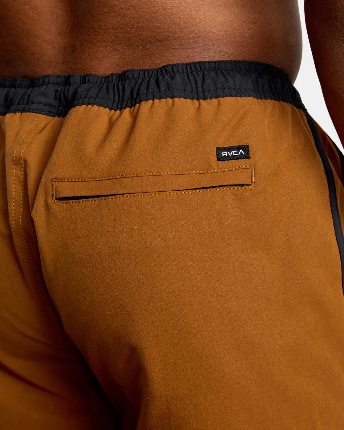 Yogger Hybrid 17" Athletic Shorts - Rubber
