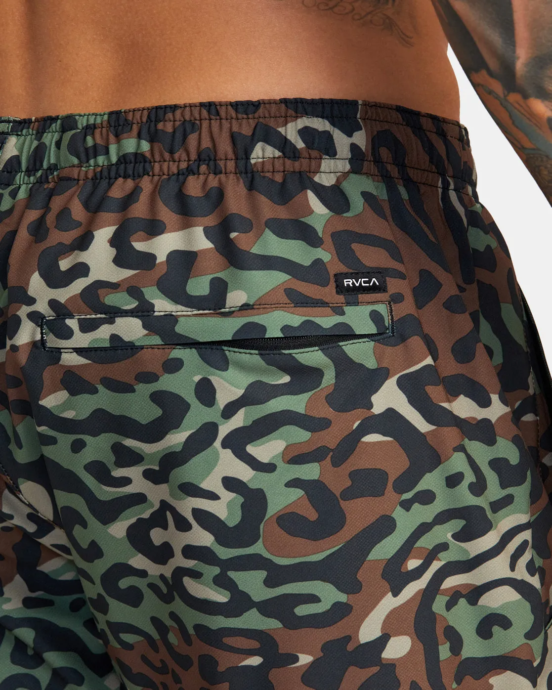 Yogger Stretch 17" Athletic Shorts - Animal Camo