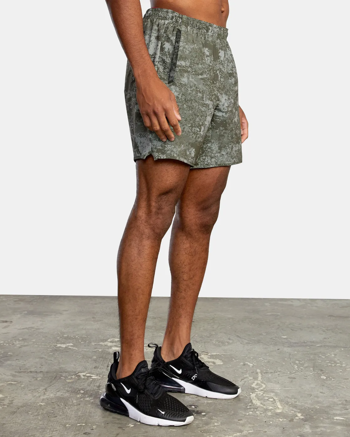 Yogger Stretch 17" Athletic Shorts - Digi Camo Olive