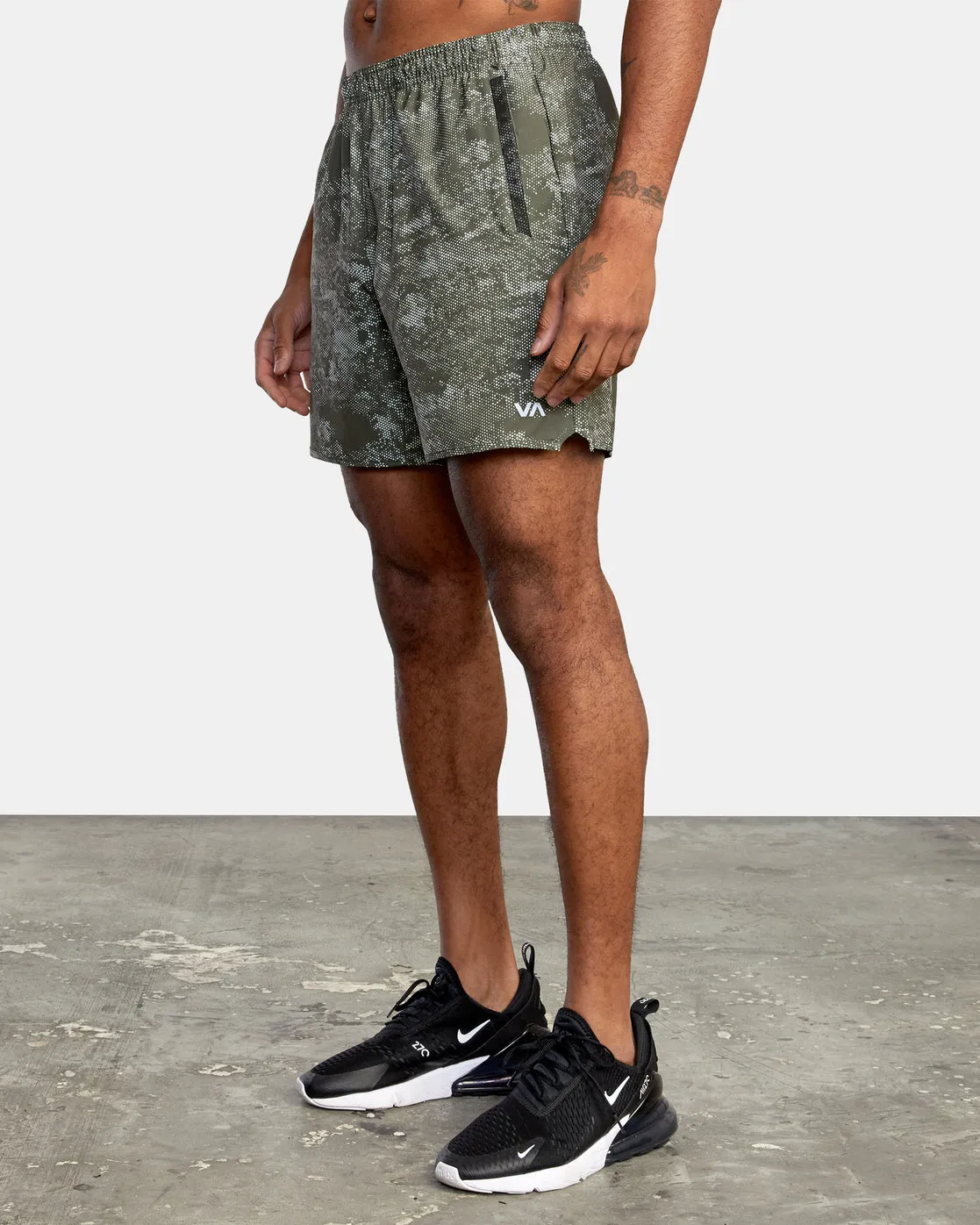Yogger Stretch 17" Athletic Shorts - Digi Camo Olive