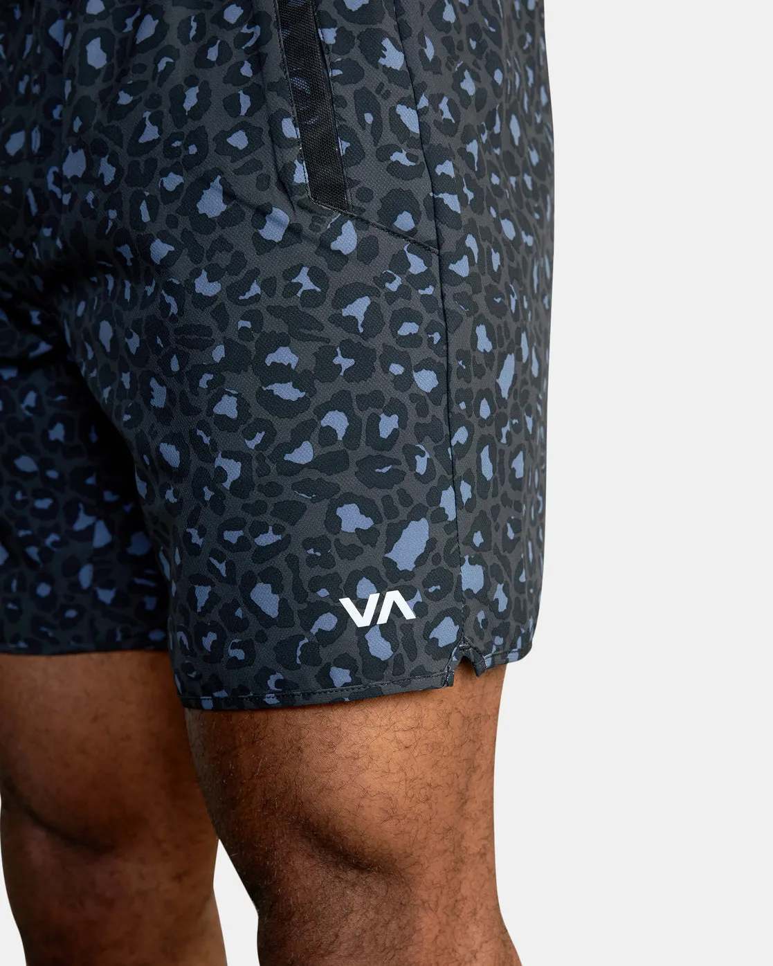Yogger Stretch 17" Athletic Shorts - Leo