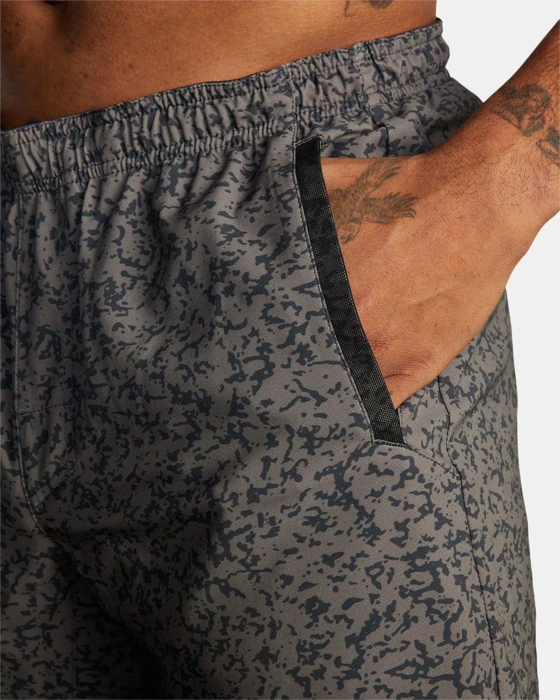 Yogger Stretch 17" Athletic Shorts - Mini Camo Mushroom